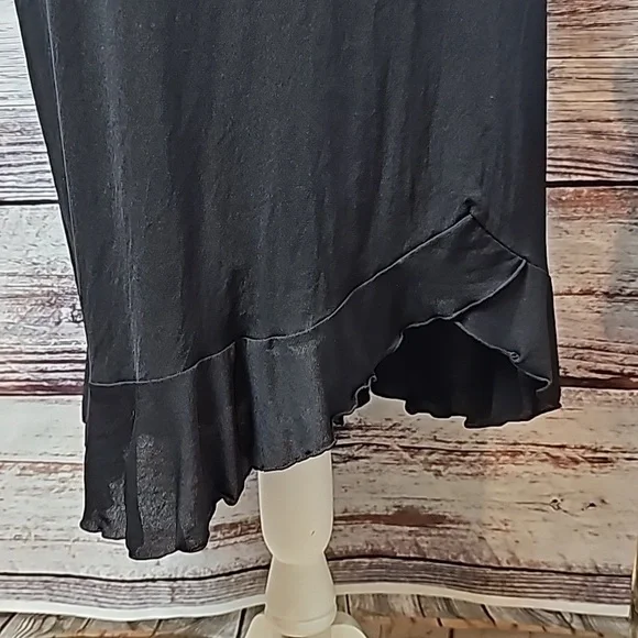 NEW i.e. PETITE BLACK LINED SLEEVELESS CICKTAIL DRESS - Picture 4 of 13